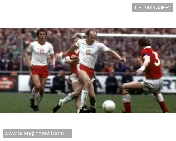 足球84球星传奇回顾：从世界杯赛场到历史铭刻的耀眼瞬间